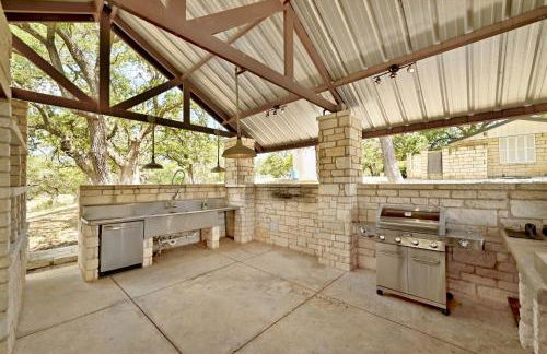 Luxury Lakefront Escape on Lake Travis - Photo 36