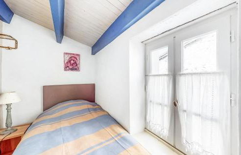 2 Bedroom Amazing Home In Ars-En-Ré - Foto 18