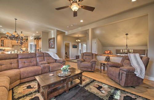 Sugar Bear Lodge with Game Room - 5 Mi to Village! - Foto 6