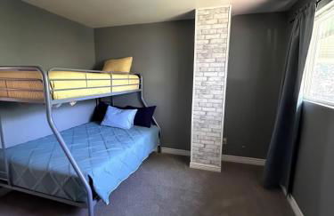 Luxury 6BR Retreat Firepit Foosball Backyard - Foto 13