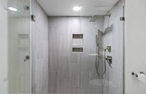 Industrial Modern Loft in Downtown Lafayette - Foto 14