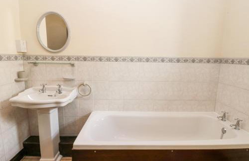 Pencroft Cottage - Photo 25