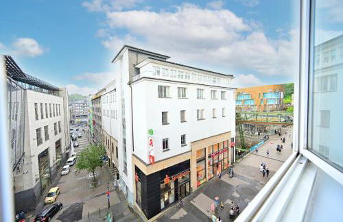 Beautiful 2-Room Apartment in City Center with Kitchen and Free Wifi - Foto 2