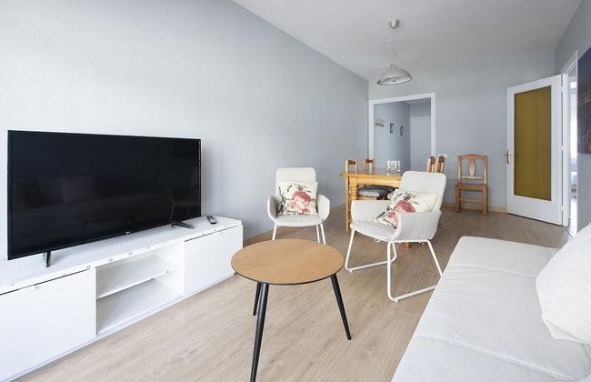 Montserrat 32, R68 - Photo 1