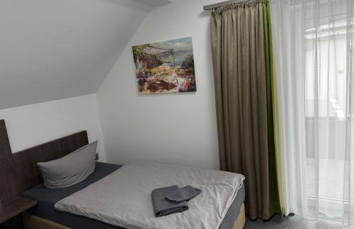 Im Tal 2 Haus - 2 WE, 5 SZ,3 Bäder, 11 Betten - Klimaanlage - Foto 44