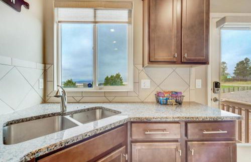 Mountain Breeze Villa w Mountain Views and Air Hockey - Foto 20