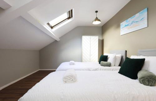 Modern Comfort 4 Bedrooms and Great Location - Foto 70