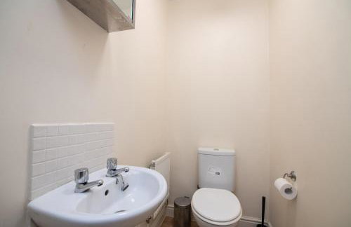 Fantastic 4 bed house with 3 bathrooms in pleasant location - Foto 6