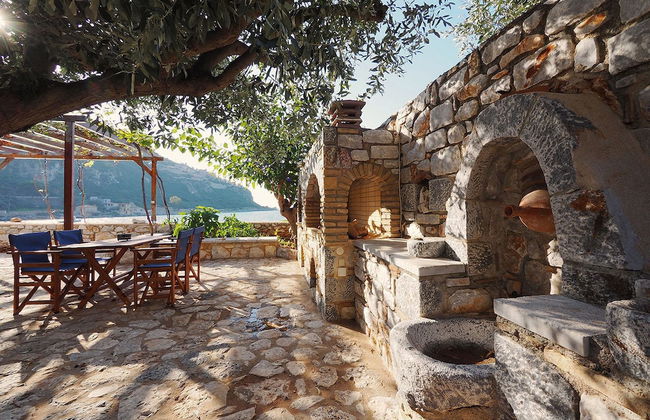 Sofia Limeni Seafront - Photo 10