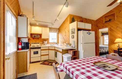 Waterfront Cottage on Lake George with 2 Docks! - Foto 9