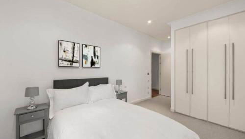 Stylish 2-Bed Canary Wharf Flat DLR 3 Mins Dock Views - Foto 5