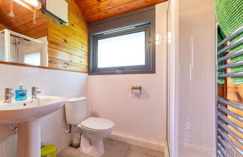 Chalet Lodge 3 Hot Tub by Interhome - Foto 5