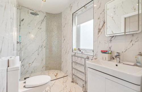 Spacious 6 Bedroom Luxury Home Sleeps 14 Royal Manor 57 - Foto 40