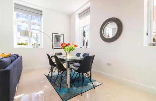 2 Bed, parking, 22mins-Central London, 15mins-LHR - Photo 6