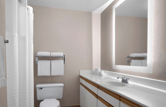 Larkspur Landing Extended Stay Suites Hillsboro - Foto 16