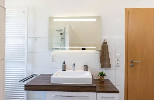 Rheinland Apartments - Stilvolle, moderne Unterkunft mit kostenfreiem WLAN und Parkplatz - Foto 15