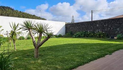 Magnolia Residence - central to explore the island - Photo 4, Garden