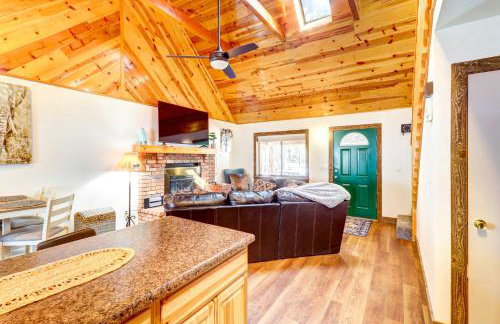 Near Hiking Trails Wooded Cabin in Lakeside! - Foto 8