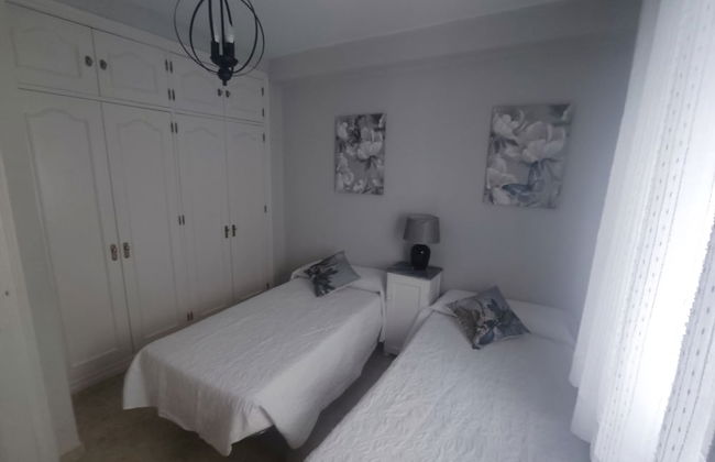 Playamar in Cadiz With 3 Bedrooms and 1 Bathrooms - Foto 4