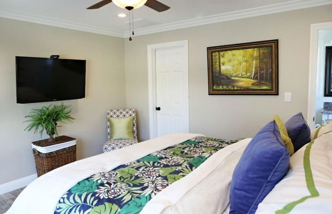 Swanky 5 bedroom 4.5 bath home (3 Master Suites) - Foto 2