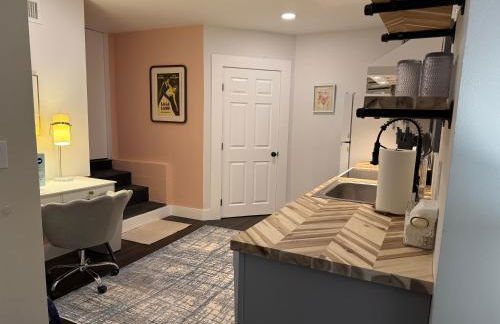 Private getaway in Studio City Hills universal - Photo 24