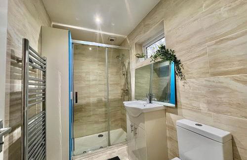 Cosy Stylish Guest House with Private Patio and Gym Gear - Foto 19