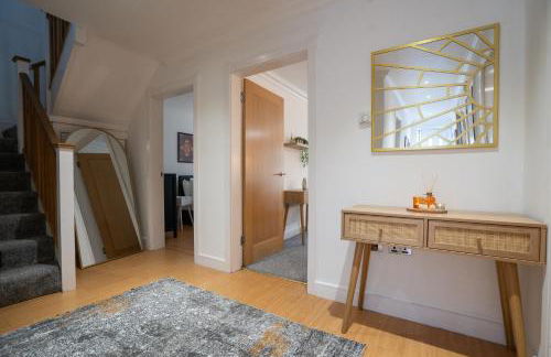 Runway Hse Luxe 5 Bed, with King sized Beds, next to Aiport & NEC, JLR 5 mins - Foto 7