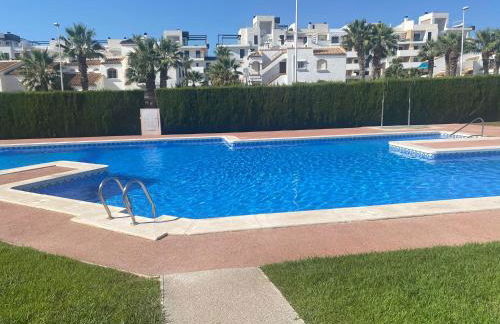 Stunning 3 bedroom Large House in Great Location - Foto 14