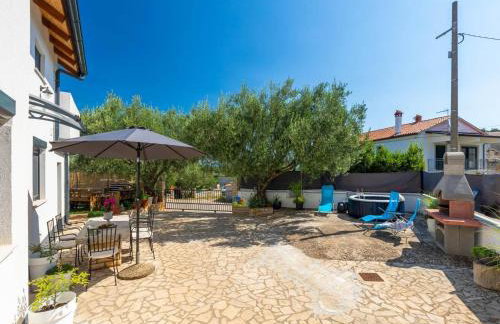 Adorable Home With Private Garden and Bubble Bath - Foto 46