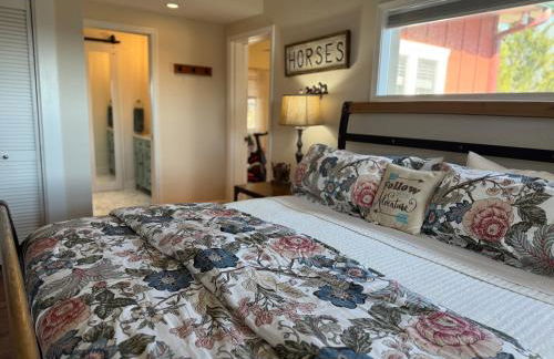 Red Rooster Family Cabin w/Hot Tub+Fire Pit+View - Foto 11