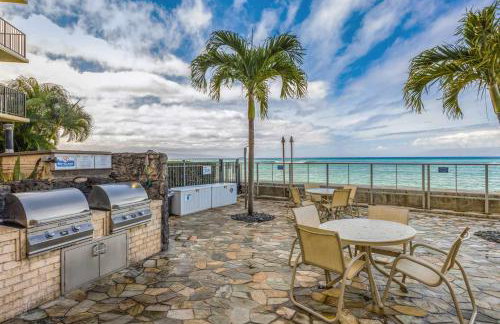 Oceanfront Modern Coastal Remodel - Serene Sunsets & Relaxation on Large Lanai - Foto 33