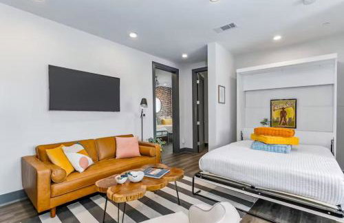 Nashville Oasis at The Muse Modern 2BR with Balcony Rooftop Views - Foto 10