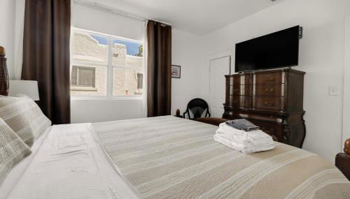 Artful 4BR Family Retreat - Foto 5