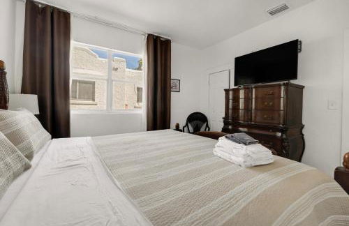 Artful 4BR Family Retreat - Foto 5