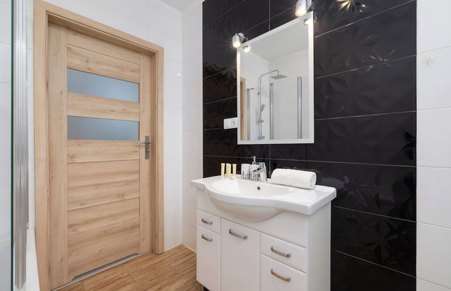 Air-conditioned Apartment by Renters - Photo 13