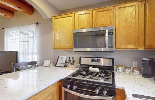 2 Bed 1 Bath with fully Stocked Kitchen - Foto 22