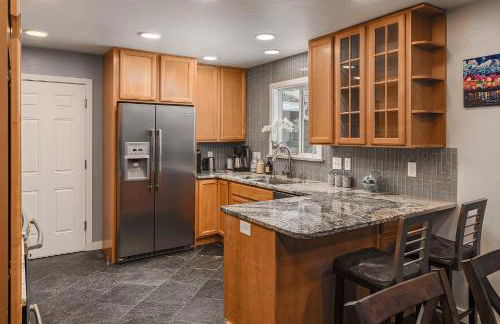 Cozy City Stay, 3bdrm near Airport - Photo 13