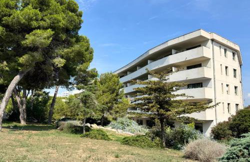 Sea View Apartment, spacious and renovated, 10 minutes to the beach, pool - Photo 15