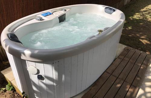 Villa with Heated Pool and Jacuzzi close to Puerto Banus and Beach - Photo 30