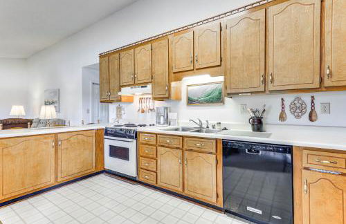 Waterfront Wheeler Lake Home with Furnished Deck - Photo 7