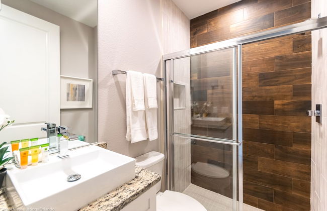 Upscale Townhome W/pool Access! 5 mi. to Disney! - Foto 27