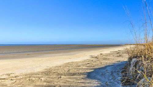 Beachfront Condo with 3 Pools on St Helena Island! - Foto 2