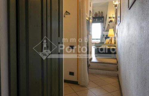 23 BAIA FARO - Trilocale mansardato con ampia terrazza vista mare - Foto 11