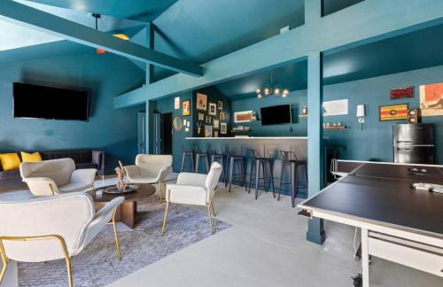 The Luxe Hot Tub Private Bar 12 Min to Horse Park - Foto 1