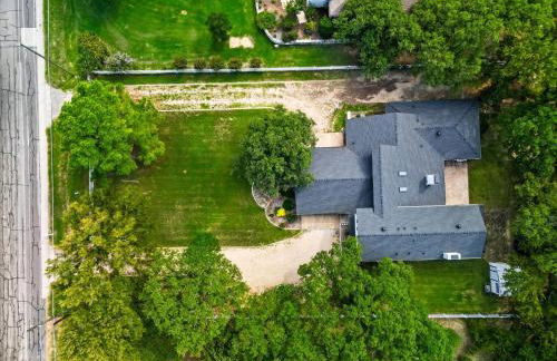 5BD Modern Farmhouse Retreat Sleeps 12 - Photo 59