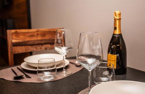 WHISPERING PINES LODGE Mountain view apartment with ski-in access - Foto 43