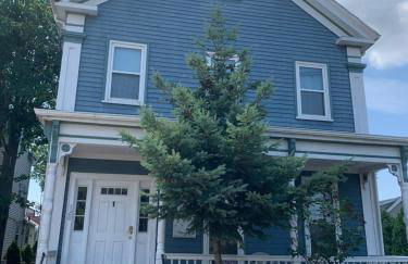 Beautiful 2-Bedroom, 2-Bath Townhouse - Photo 4