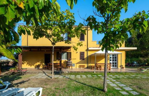 Lovely Home In Roseto Degli Abruzzi - Foto 11