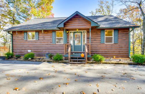 Lakemont Mountain Cabin with Game Room and Hot Tub! - Foto 39