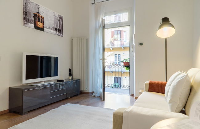 Charming Milanese Apartments - Photo 31